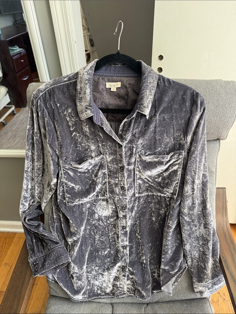 Anthropologie Pilcro Crushed Velvet Long-Sleeve Shirt in Gray Size M